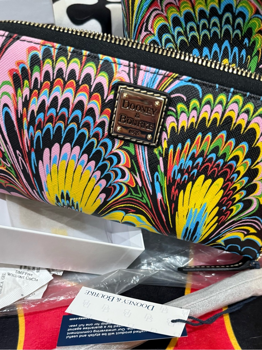 Dooney & Bourke Multicolor Peacock-Print Tote w/Matching XL Zip Around Wallet. - Picture 8 of 13